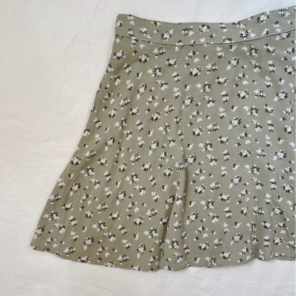 Hollister Floral Mini Skirt - Picture 3 of 5